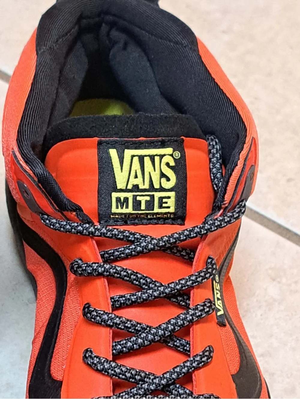 Vans MTE Crosspath Mid All-Weather Terrain Shoes - Men's sz 8 / Wmns sz 9.5